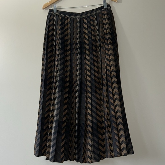Irving Samuel Vintage Chevron Patterned Wool, Black and Brown Midi Skirt - Picture 7 of 16